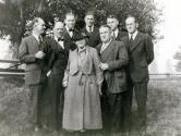 dodd brothers:  ralph, bill, lloyd, grandma nana (in front), dd, wallace, silas, albert